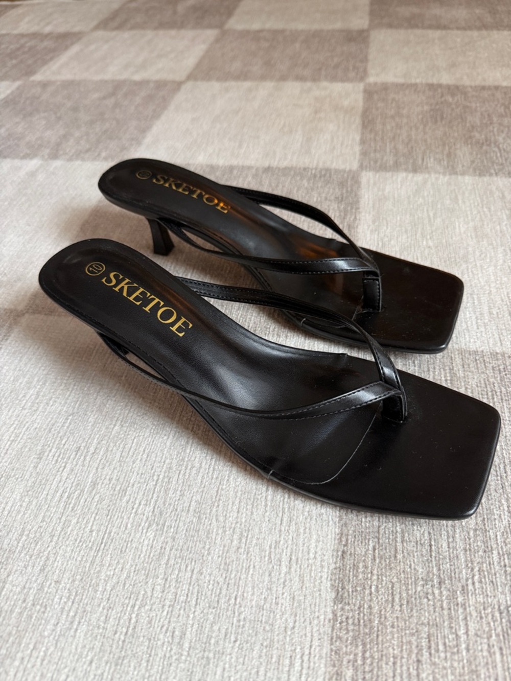 Amazon Black Square-Toe Thong Kitten Heel Sandals